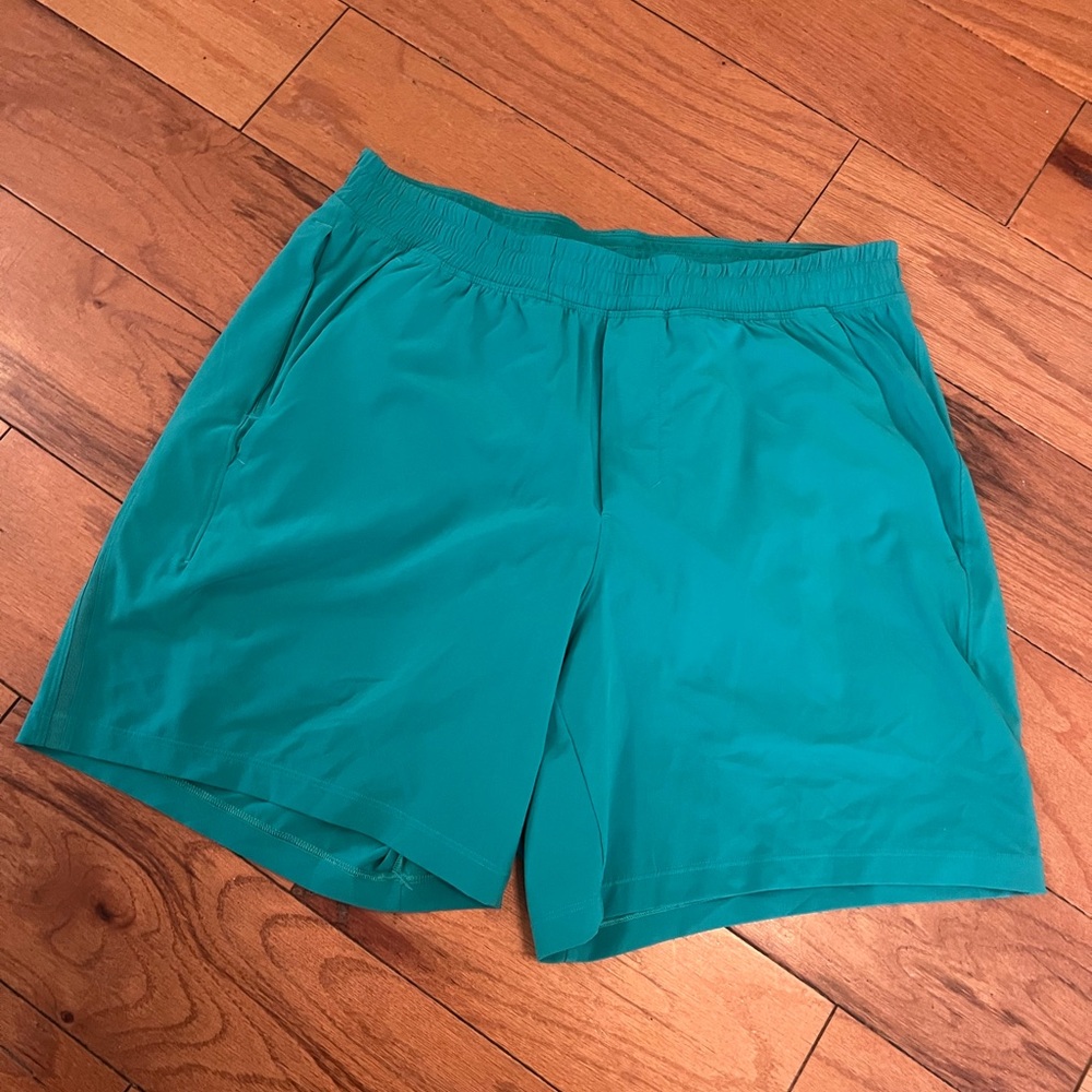 Lululemon Men's Green Shorts Size Large